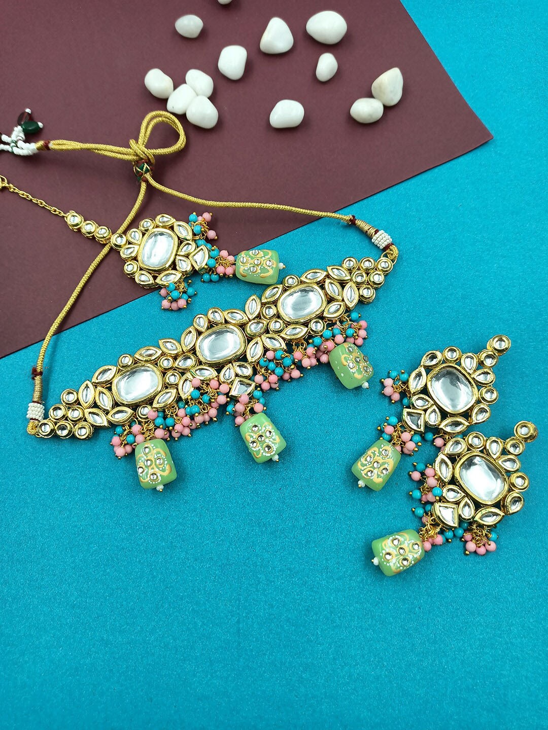 

StileAdda Gold-Plated Light Kundan-Studded & Beaded Jewellery Set
