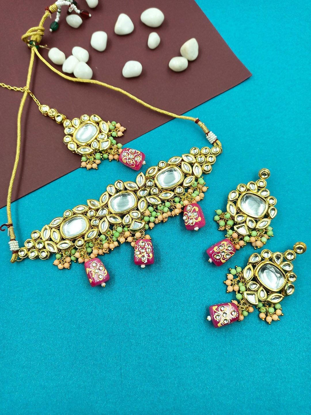 

StileAdda Gold-Plated White & Pink Kundan-Studded & Pearl Beaded Jewellery Set