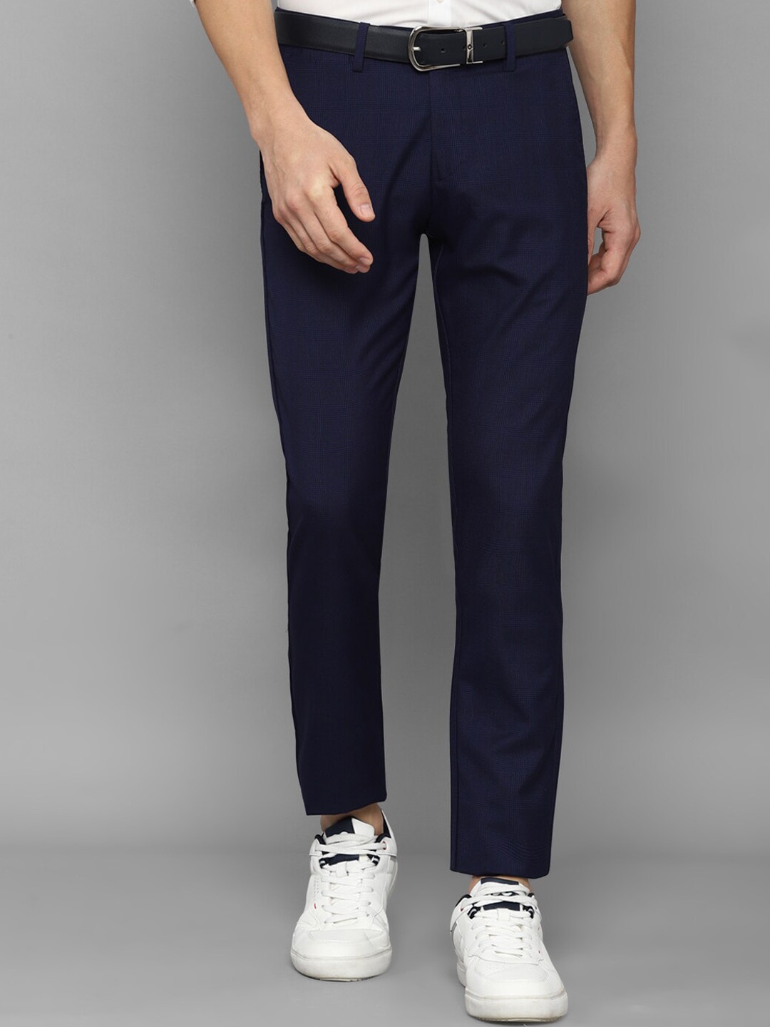 

Allen Solly Men Slim Fit Trousers, Navy blue