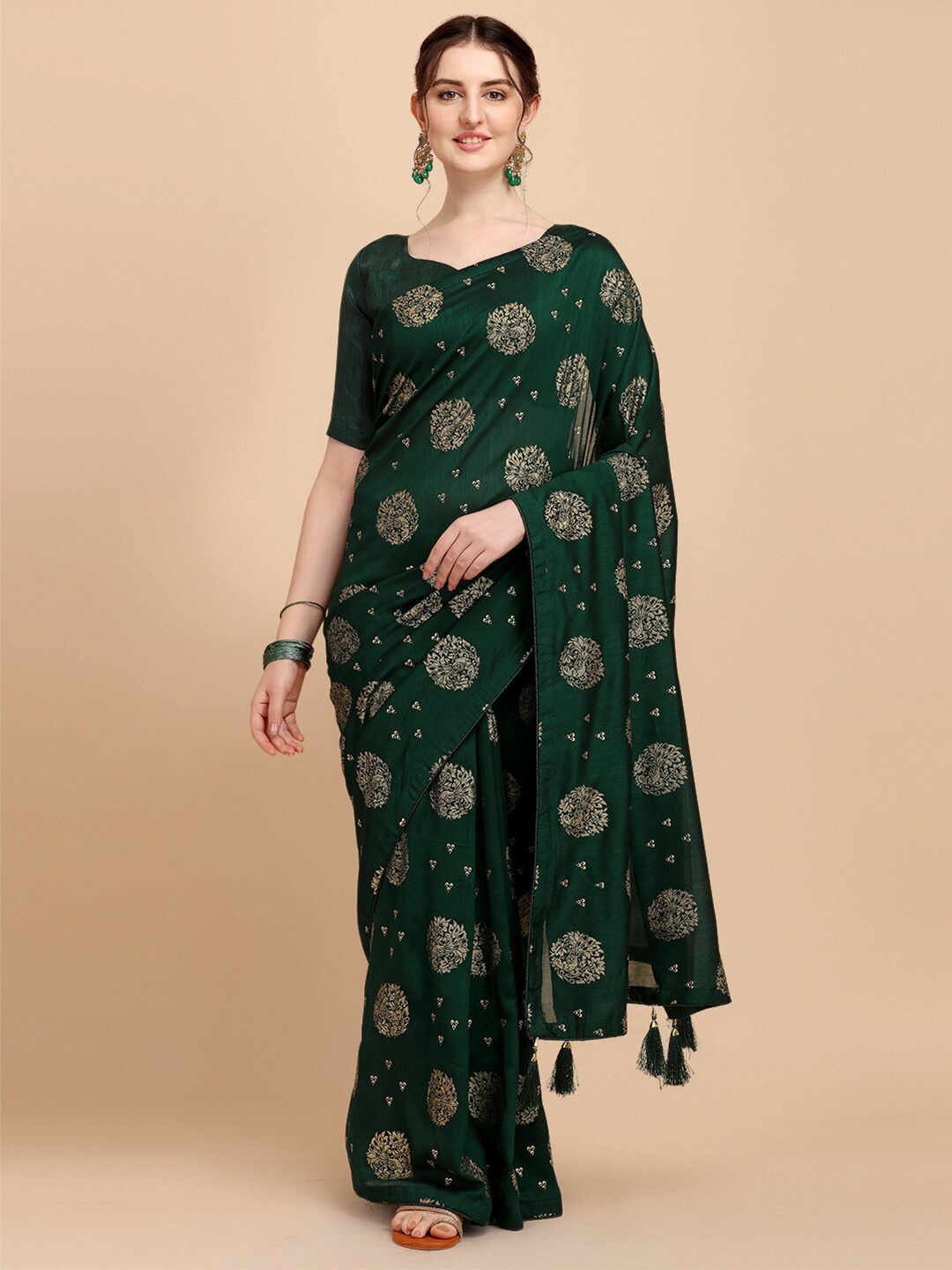 

Fab Dadu Green & Gold-Toned Floral Printed Silk Blend Saree