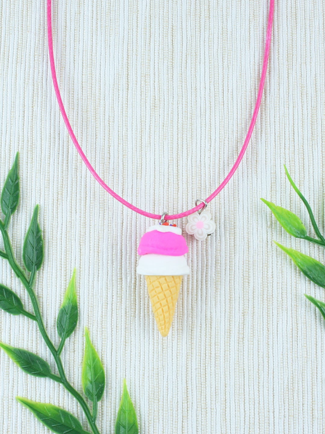 

Asthetika Kids Girls Pink & White Necklace