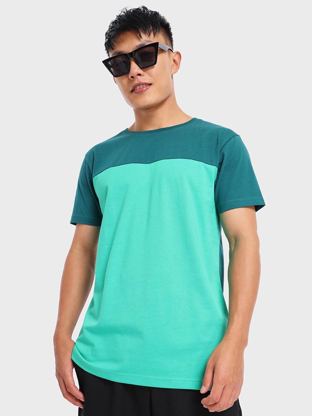 

Bewakoof Men Colourblocked Cotton T-shirt, Green