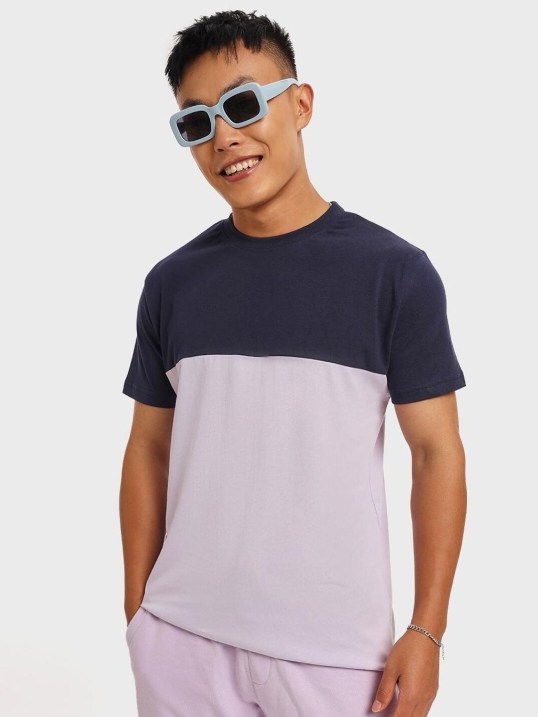 

Bewakoof Plus Men Lavender Colourblocked Extended Sleeves T-shirt