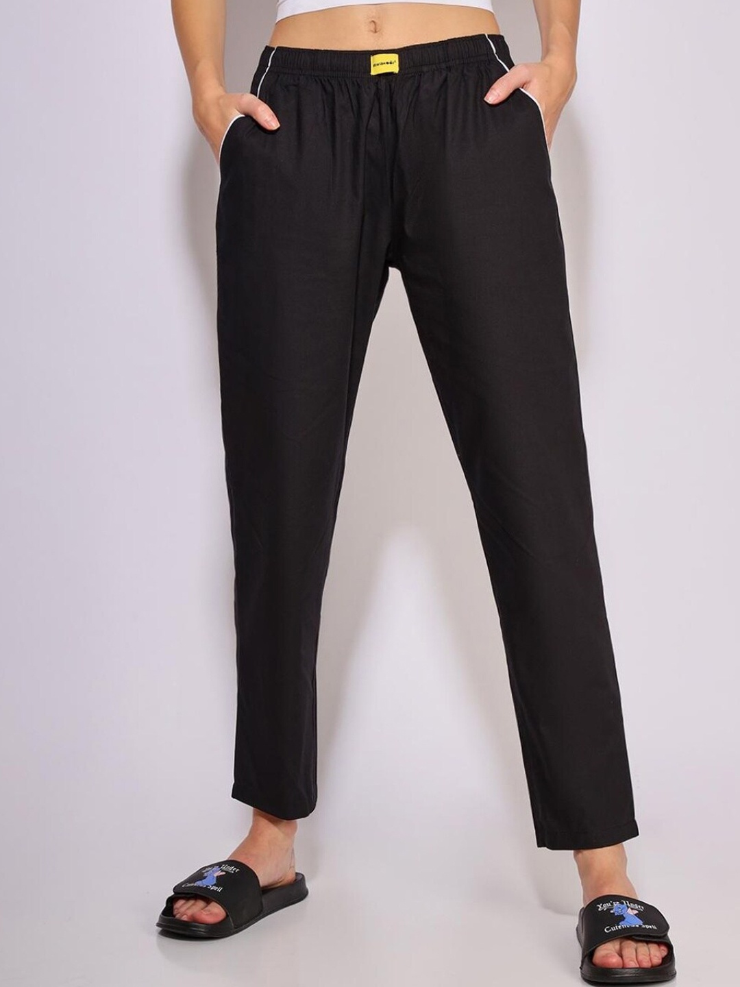 

Bewakoof Women Solid Lounge Pants, Black