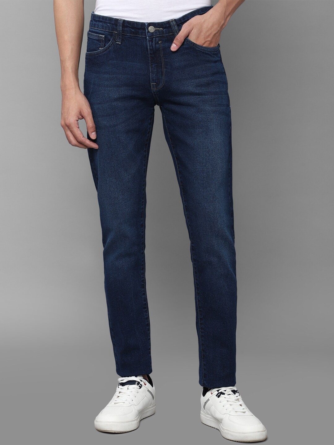 

Allen Solly Sport Men Pure Cotton Skinny Fit Light Fade Jeans, Navy blue