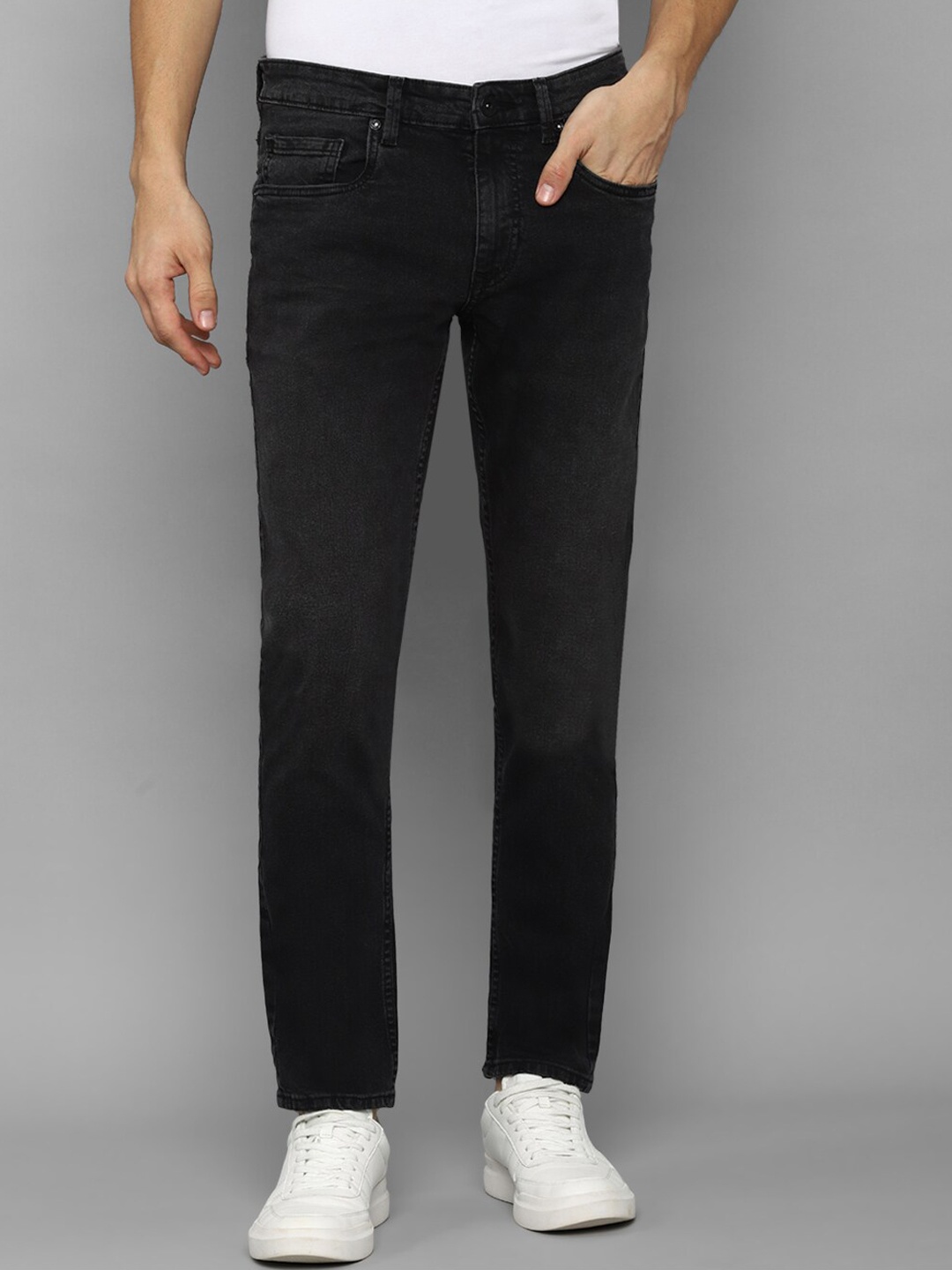 

Louis Philippe Jeans Men Black Slim Fit Jeans