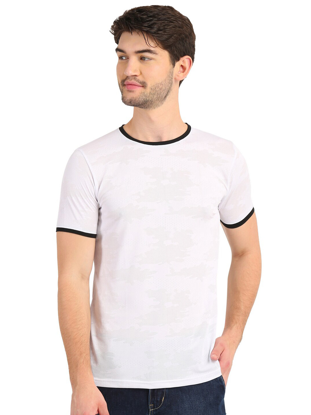 

COLVYNHARRIS JEANS Men White Raw Edge Slim Fit T-shirt