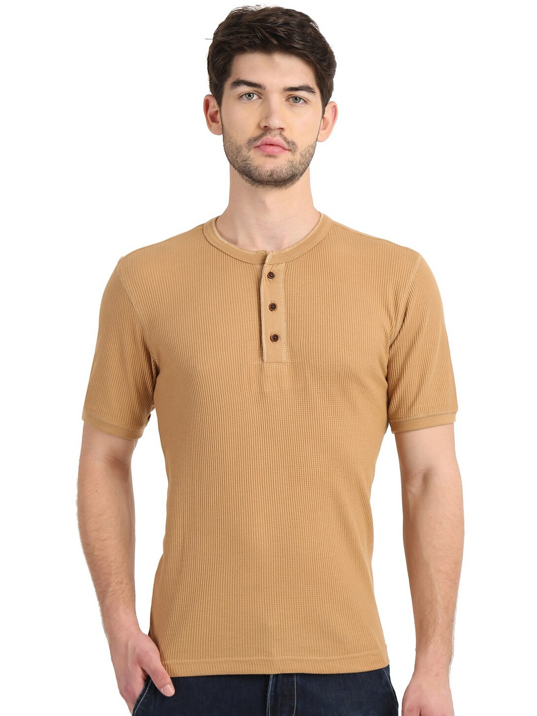 

COLVYNHARRIS JEANS Men Camel Brown Henley Neck Raw Edge Slim Fit T-shirt