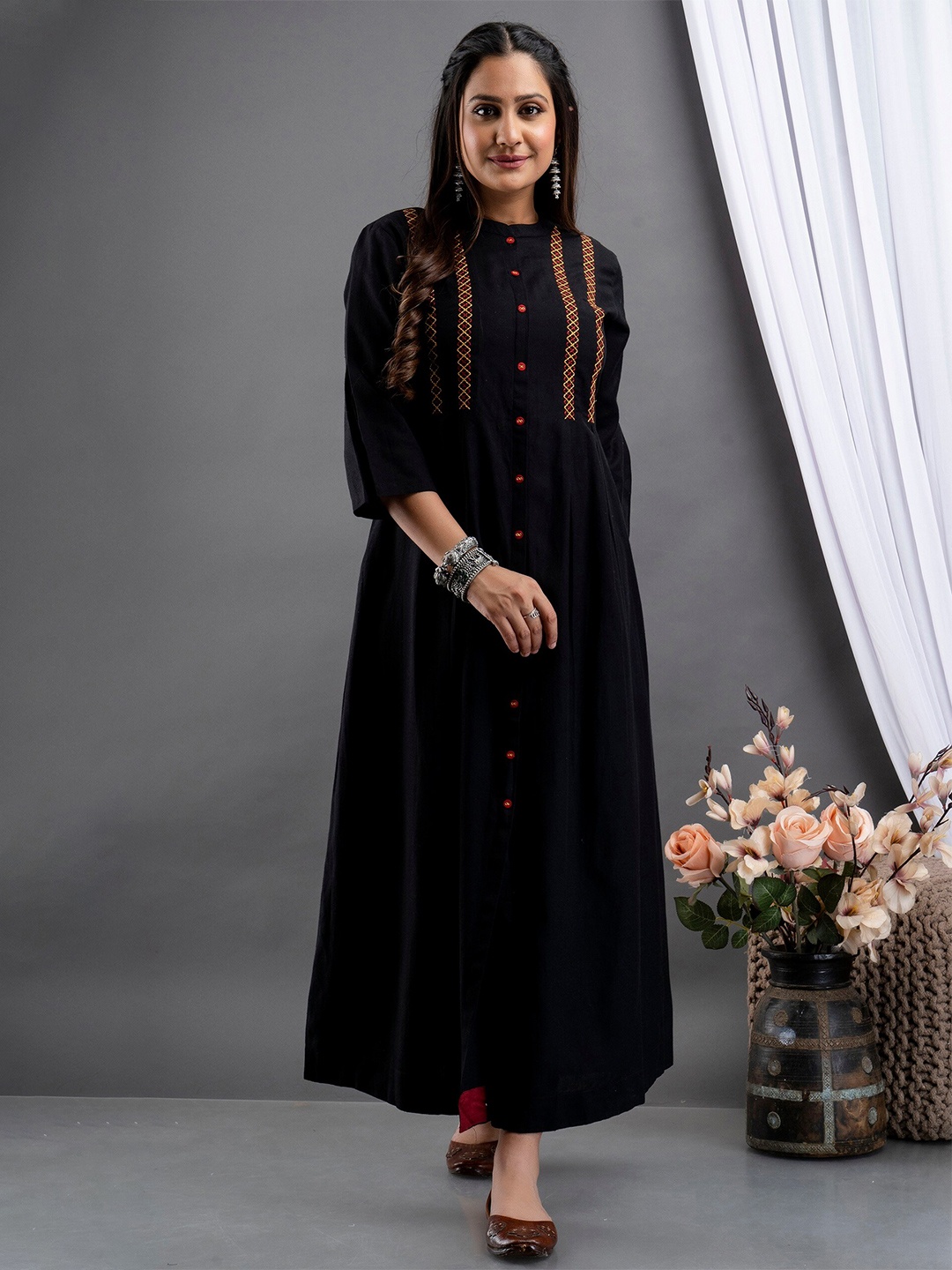 

SUTI Women Black Maxi Dress