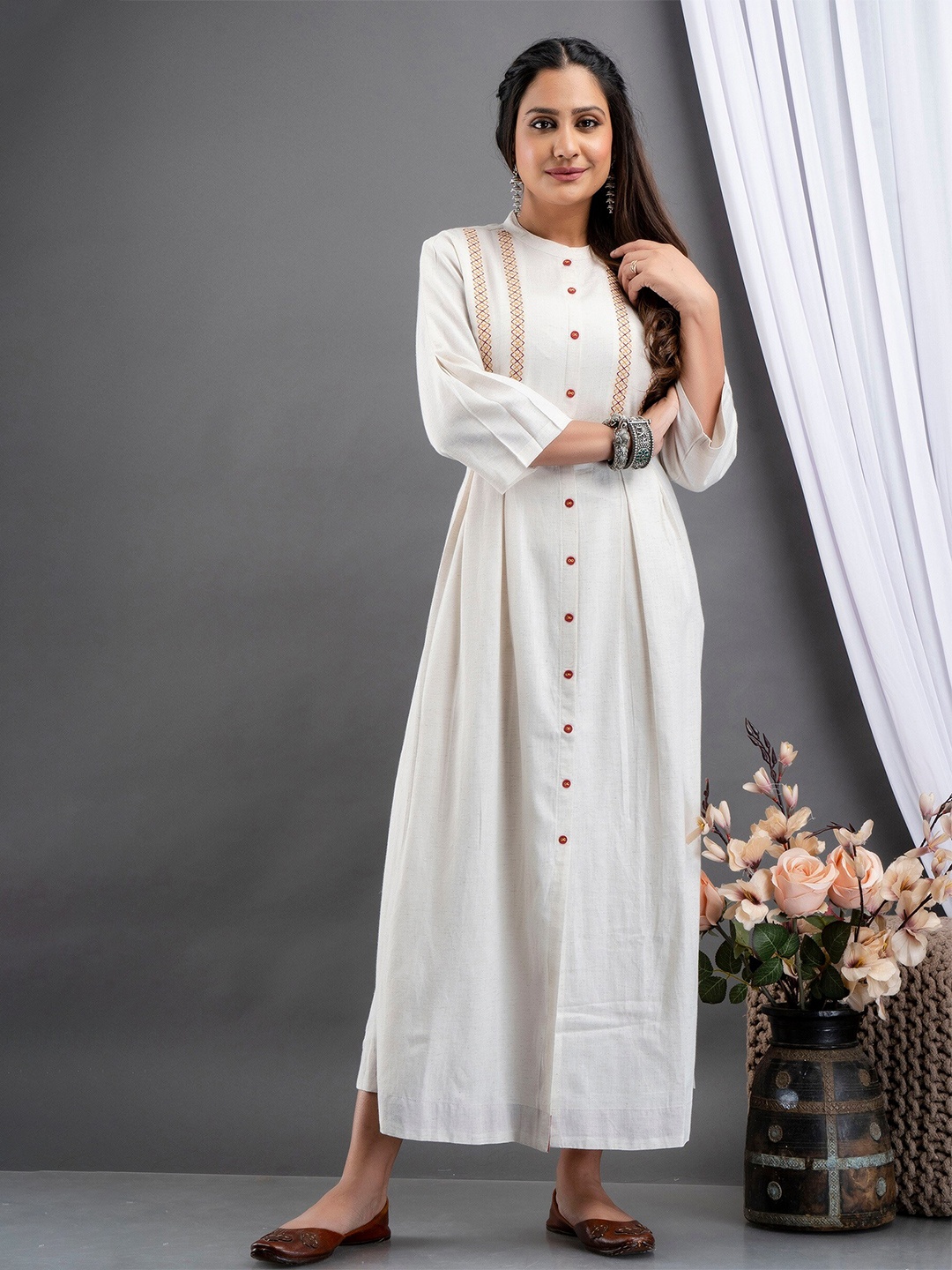 

SUTI Women White Maxi Dress