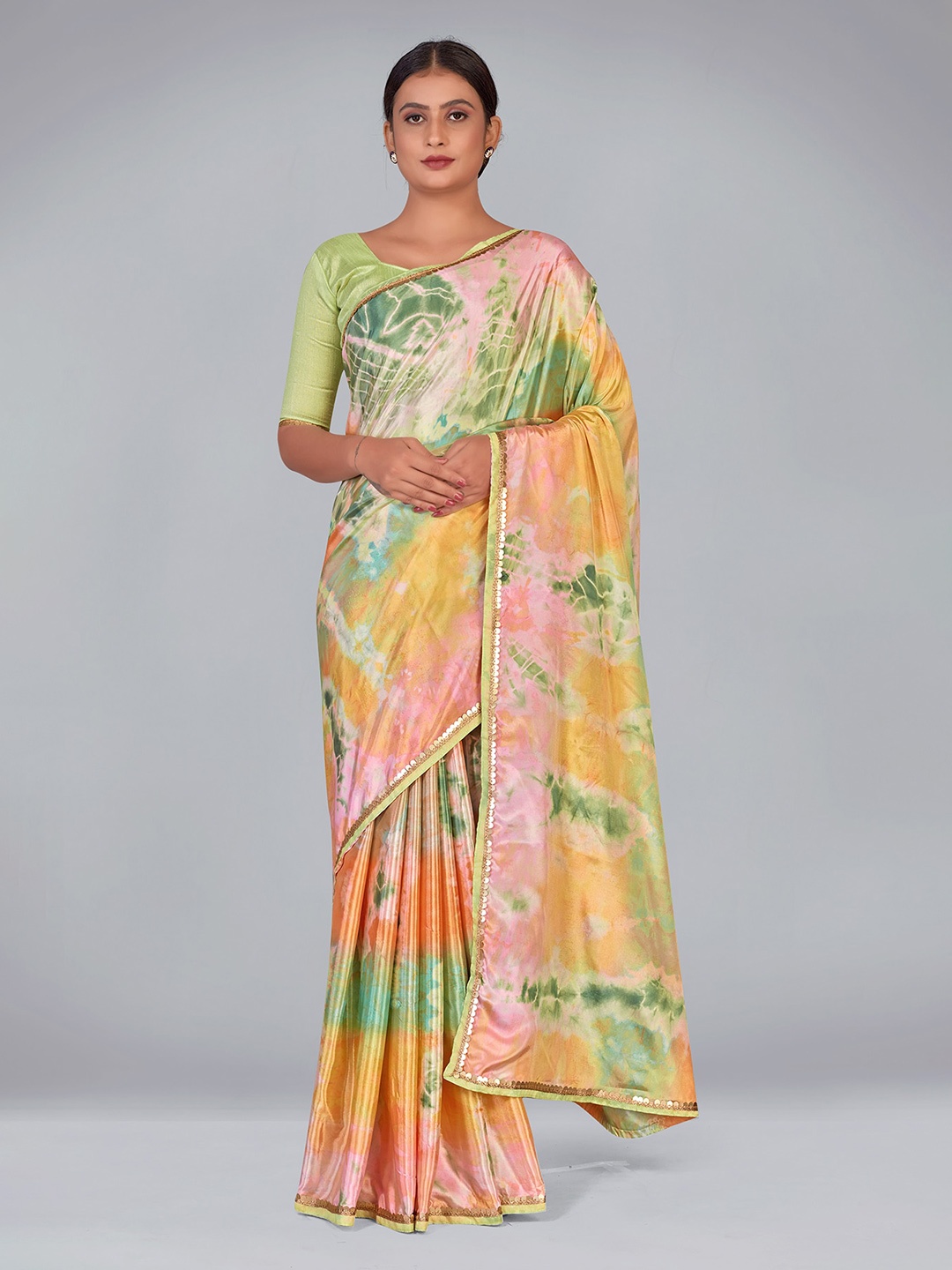 

MONJOLIKA FASHION Green & Pink Silk Blend Saree