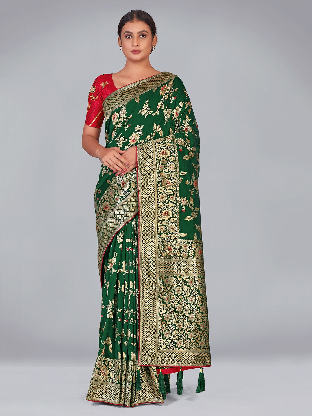 

Monjolika Fashion Woven Design Zari Silk Blend Heavy Work Banarasi Saree, Green