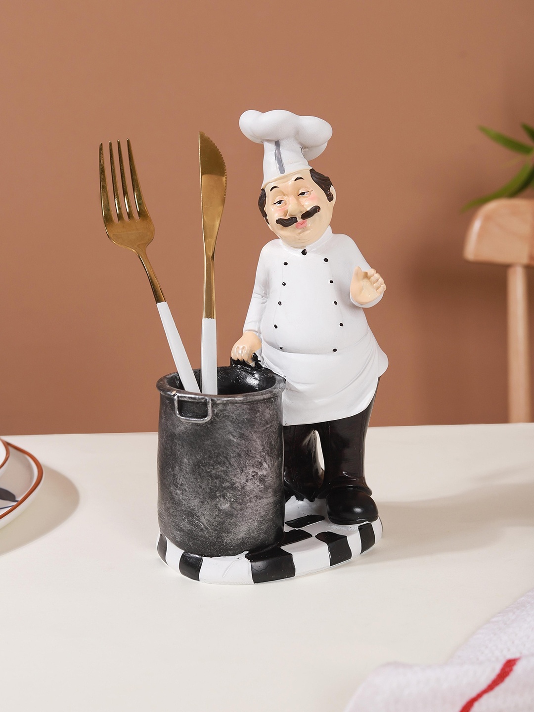 

Nestasia Masterchef Dcor With Barrel Showpieces, White