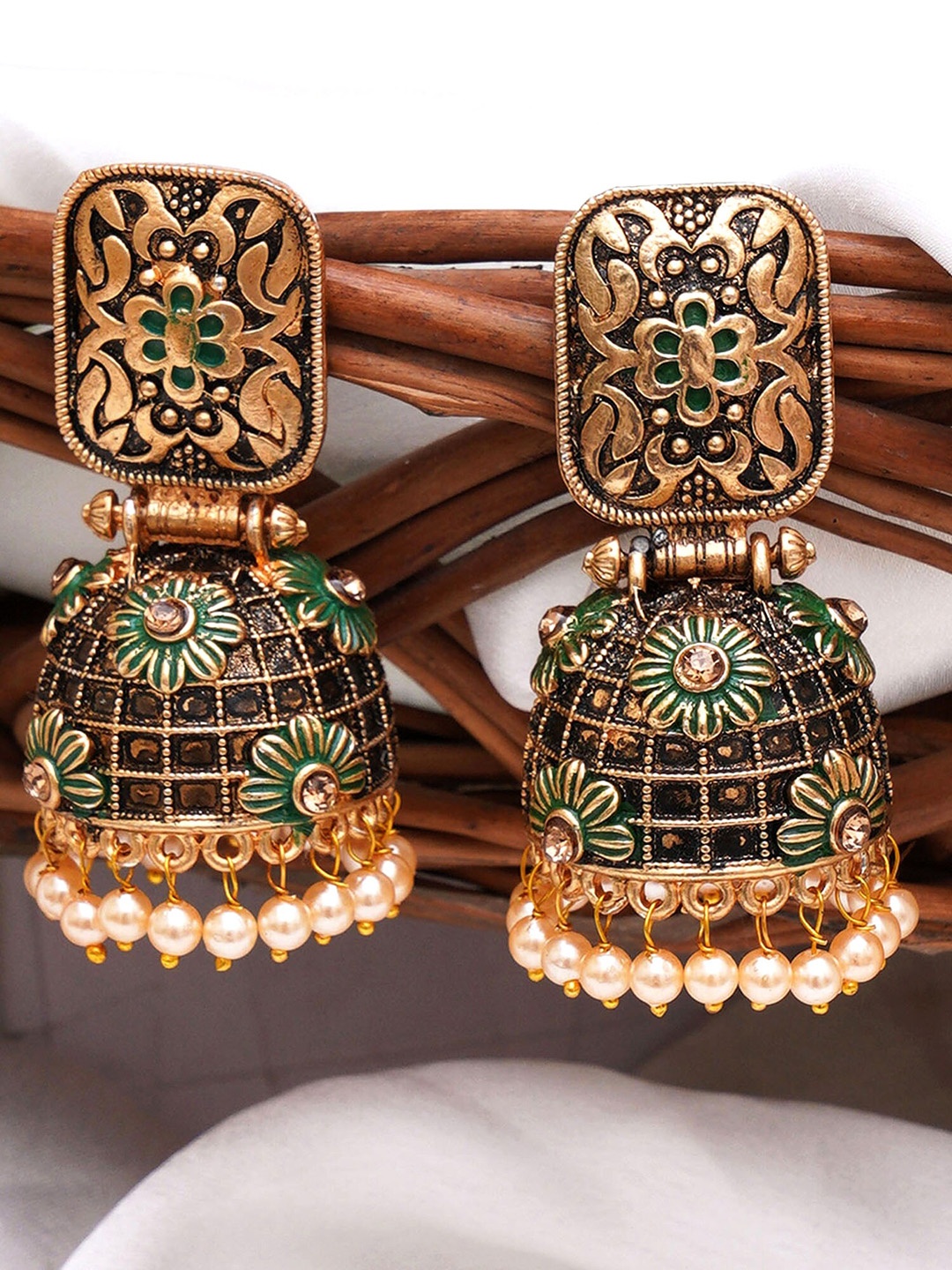 

KARATCART Floral Studded Jhumkas Earrings, Green