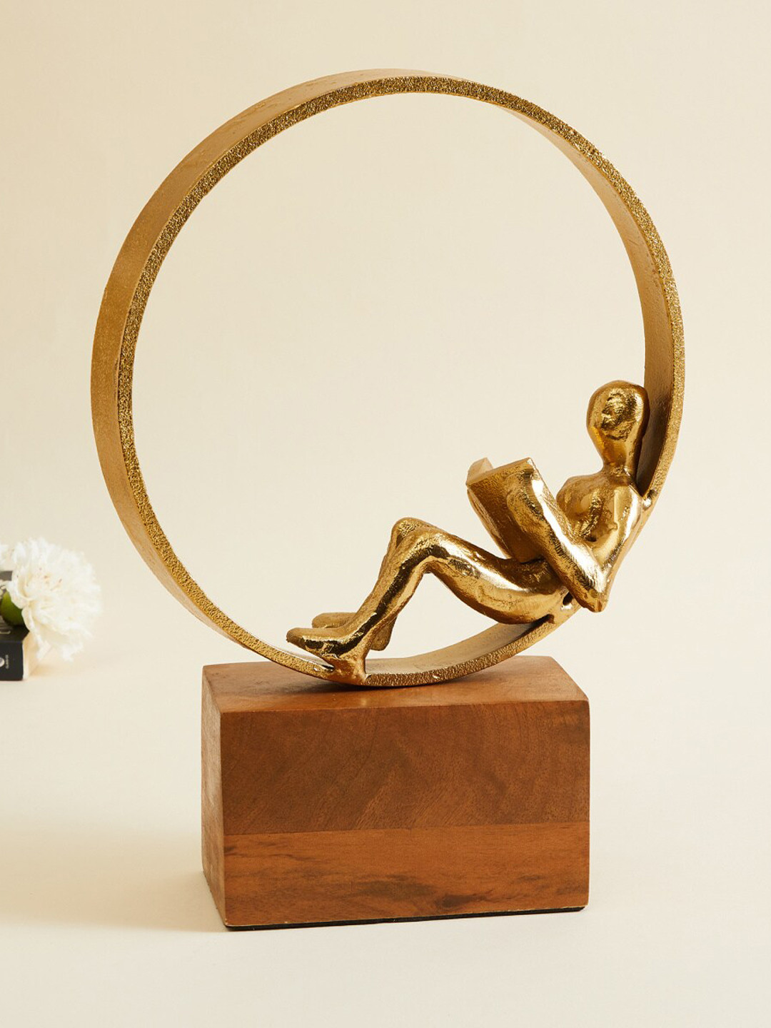 

Home Centre Reader In Circle Table Accent With Wooden Stand Showpieces, Gold