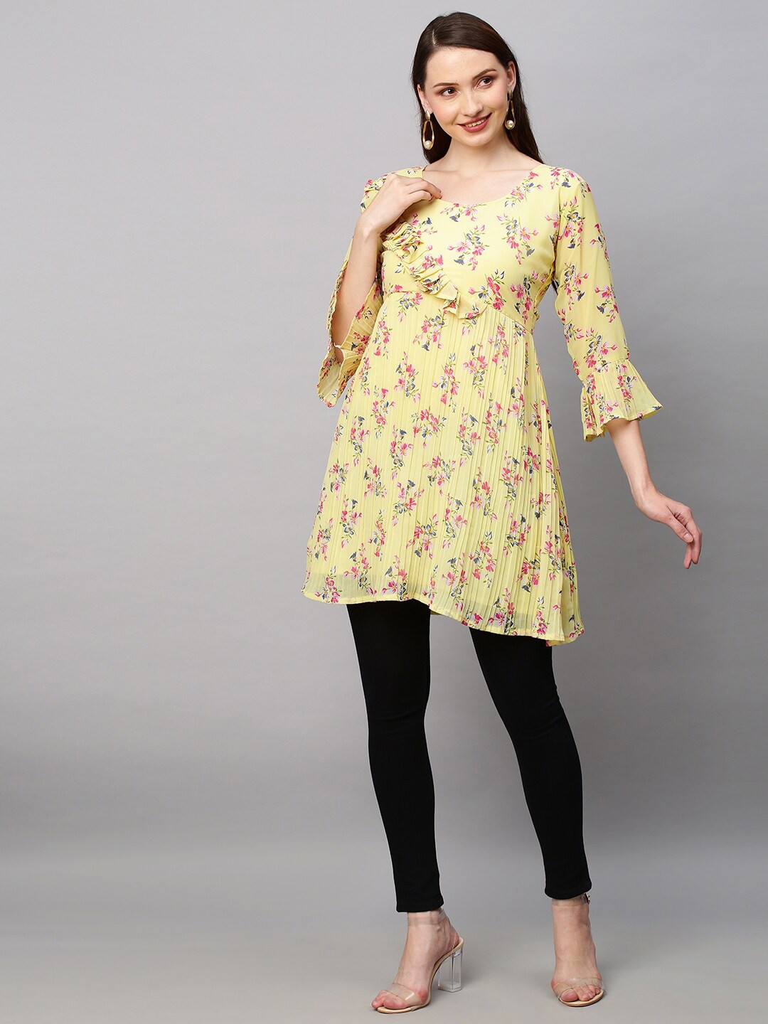 

TORONFRAS Women Yellow Floral Printed Flared Sleeves Pleated Anarkali Kurti
