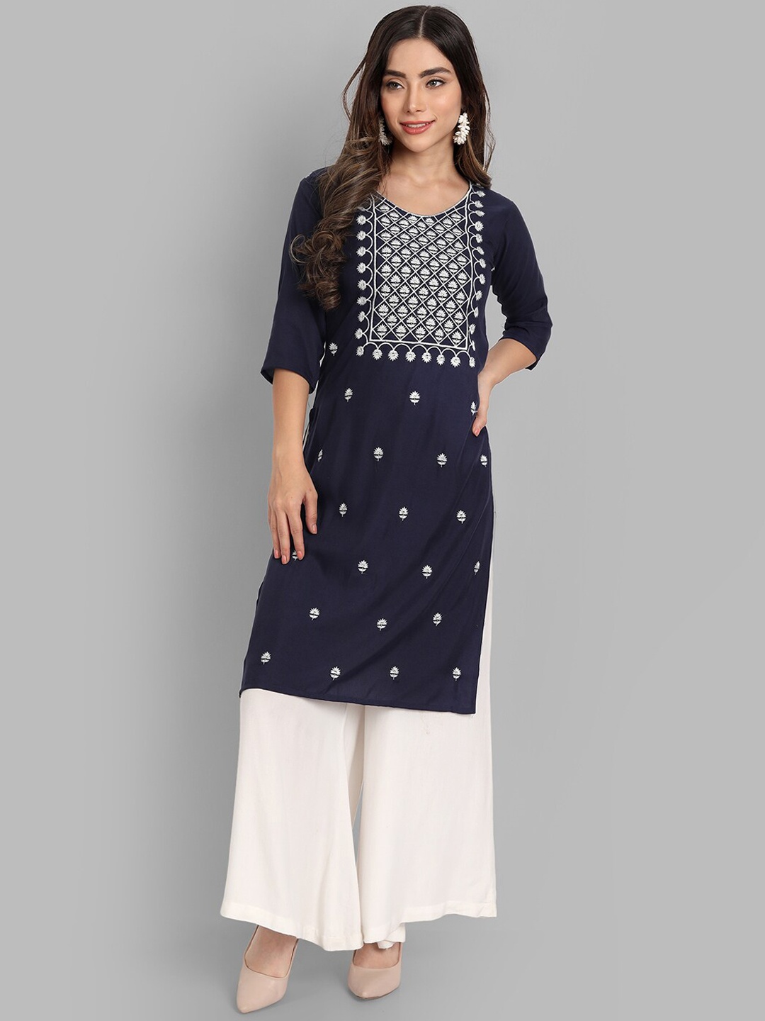 

TORONFRAS Women Blue Geometric Embroidered Thread Work Summer Sheers Handloom Kurta