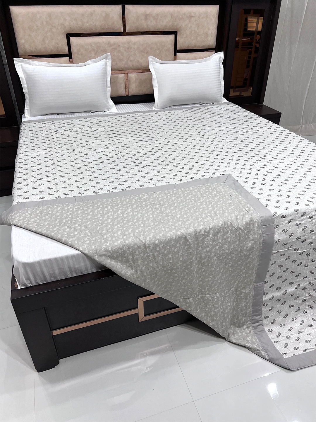 

Pure Decor White & Grey Floral AC Room 300 GSM Double Cotton Bed Dohar