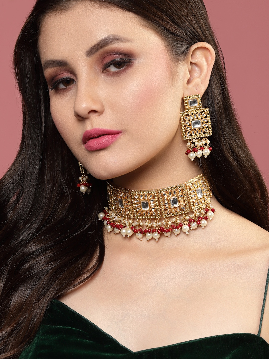 

PANASH Gold-Plated Kundan Studded & Beaded Jewellery Set