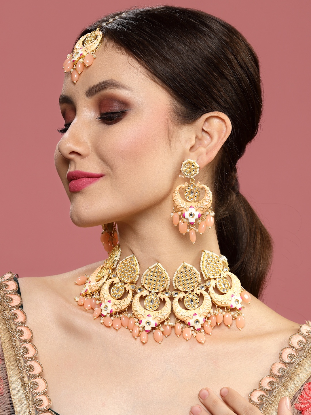 

PANASH Gold-Plated Kundan Meenakari Choker Jewellery Set with Mang Tikka