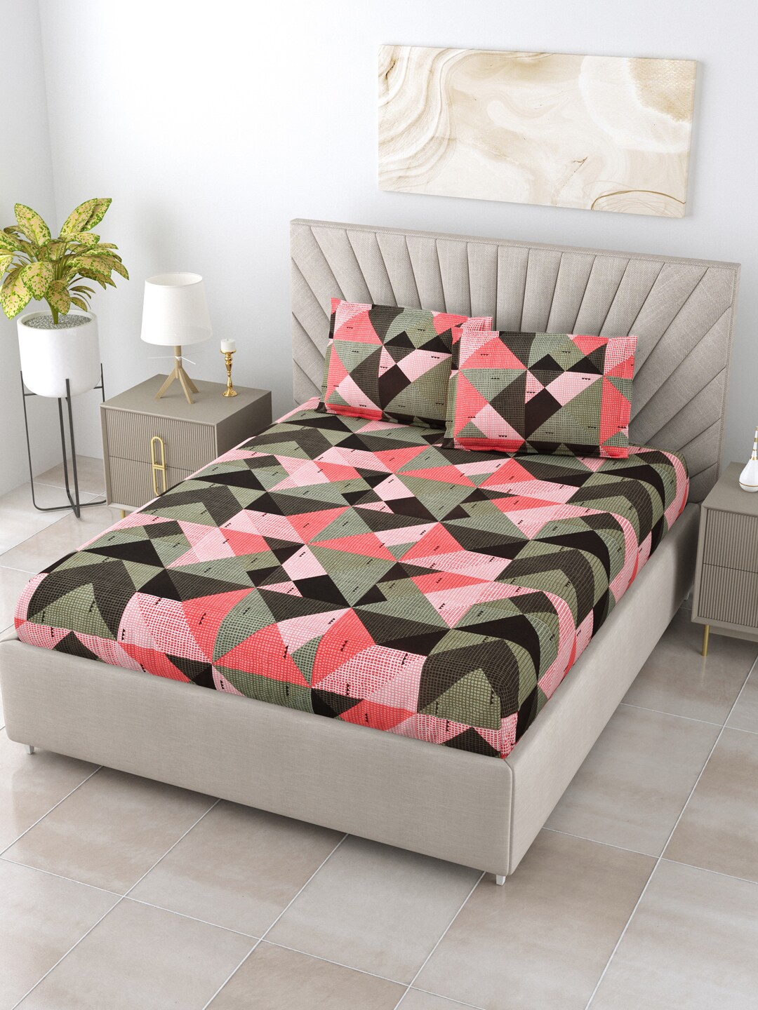

BOMBAY DYEING Printed 104 TC Queen Bedsheet with 2 Pillow Covers, Pink