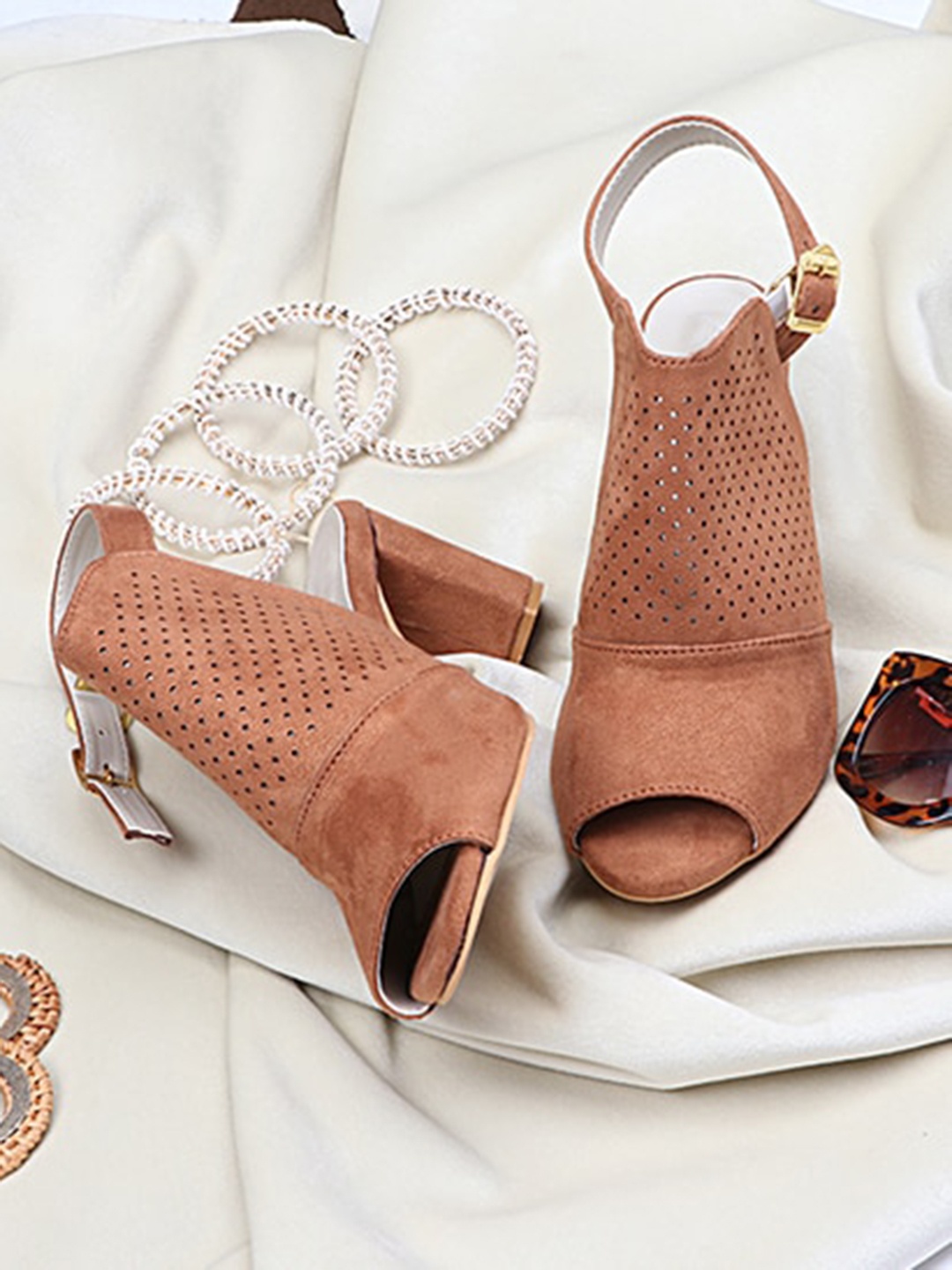 

THE WHITE POLE Tan Printed Party Block Peep Toes with Buckles