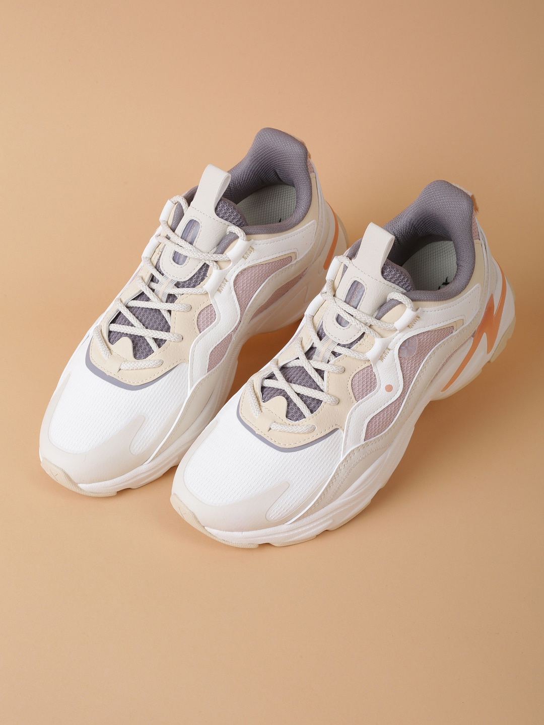 

Xtep Women Colourblocked Sneakers, White