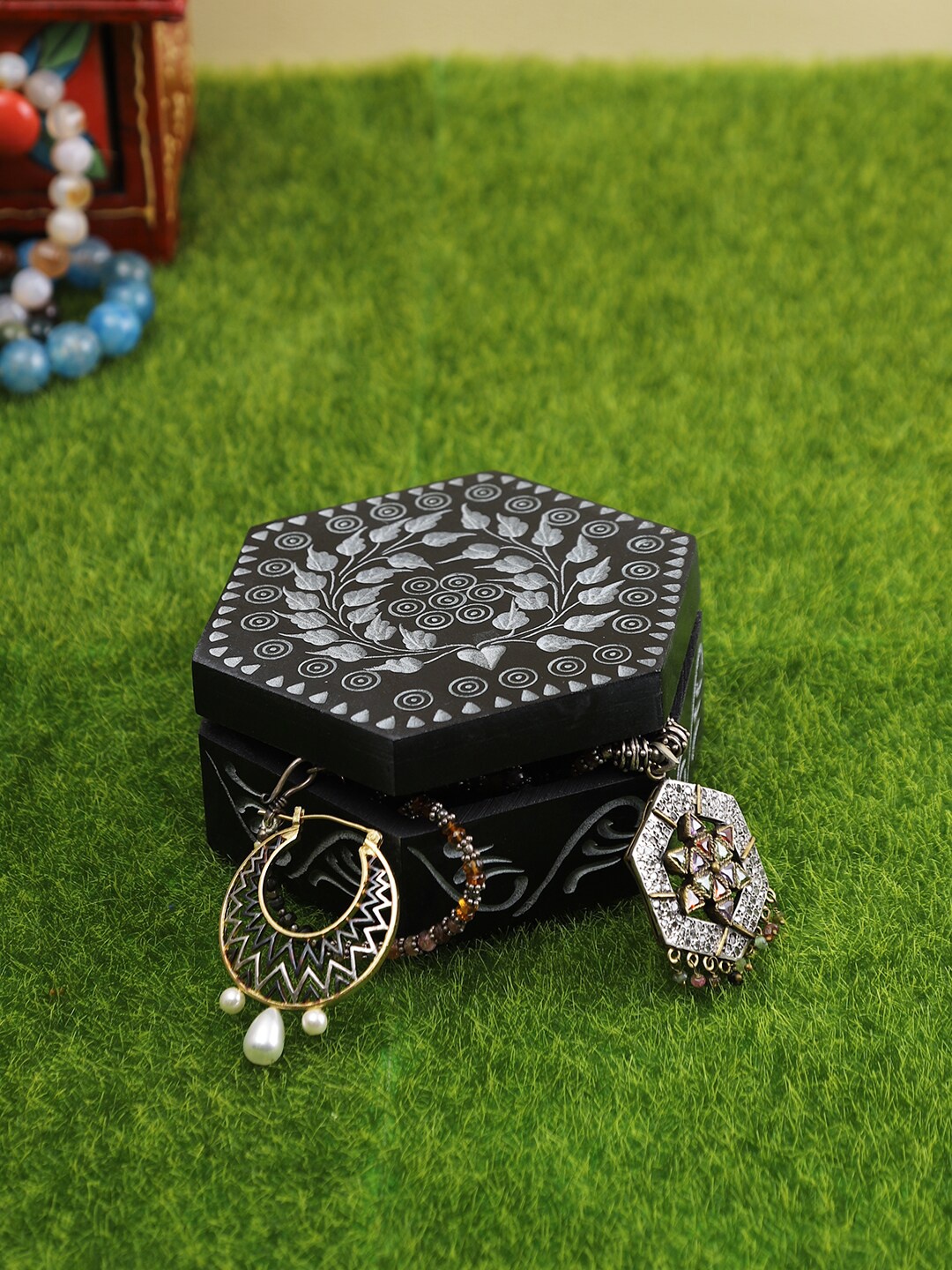 

Aapno Rajasthan Self DesignJewelry Storage Box, Black