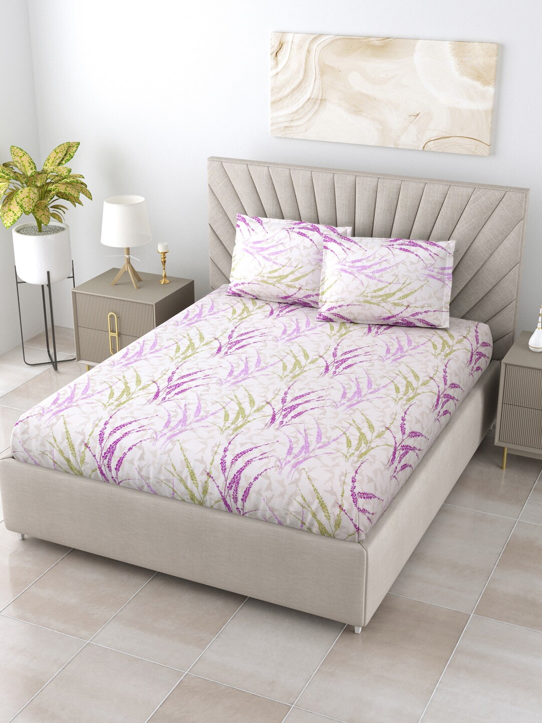 

BOMBAY DYEING Printed 120 TC King Bedsheet with 2 Pillow Covers, White