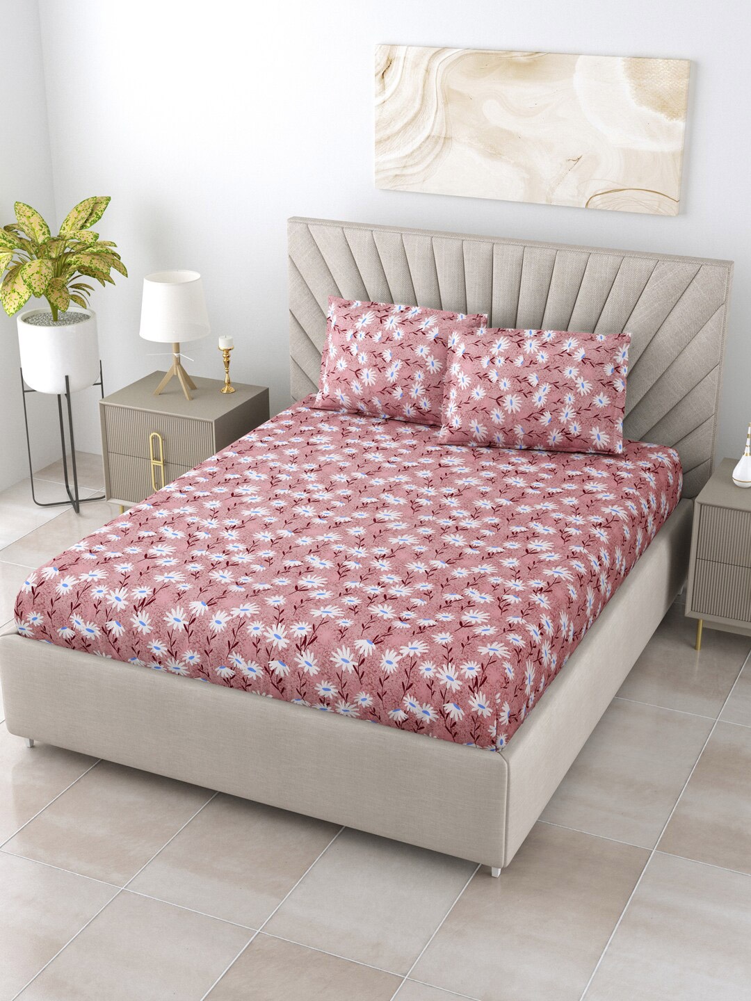 

BOMBAY DYEING Printed 120 TC King Bedsheet with 2 Pillow Covers, Peach