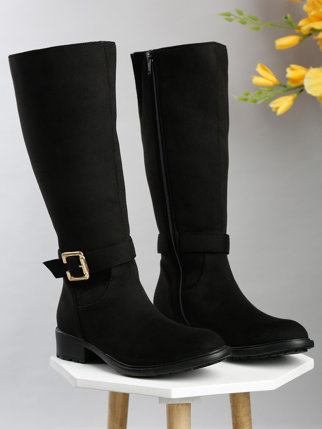 

Flat n Heels Women Solid Casual Boots, Black