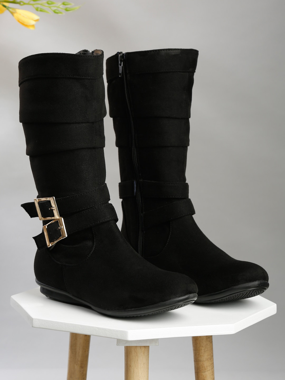 

Flat n Heels Women Solid Casual Boots, Black
