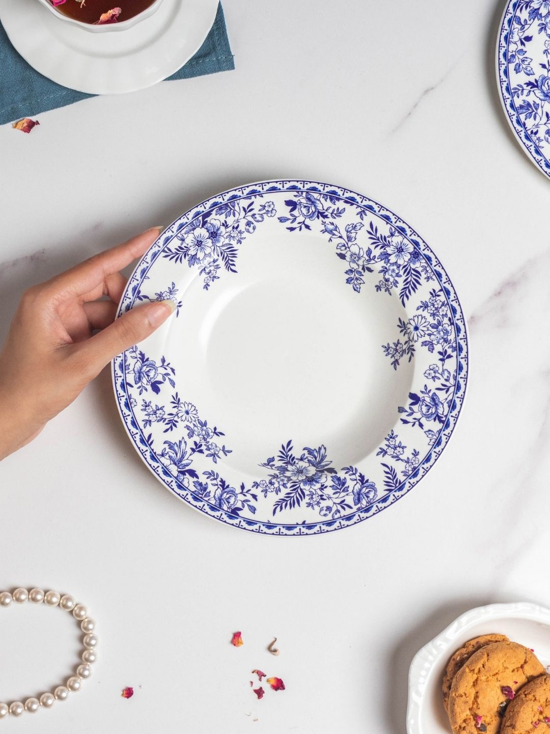 

Nestasia White & Blue Microwave Safe Floral Printed Ceramic Glossy Plate
