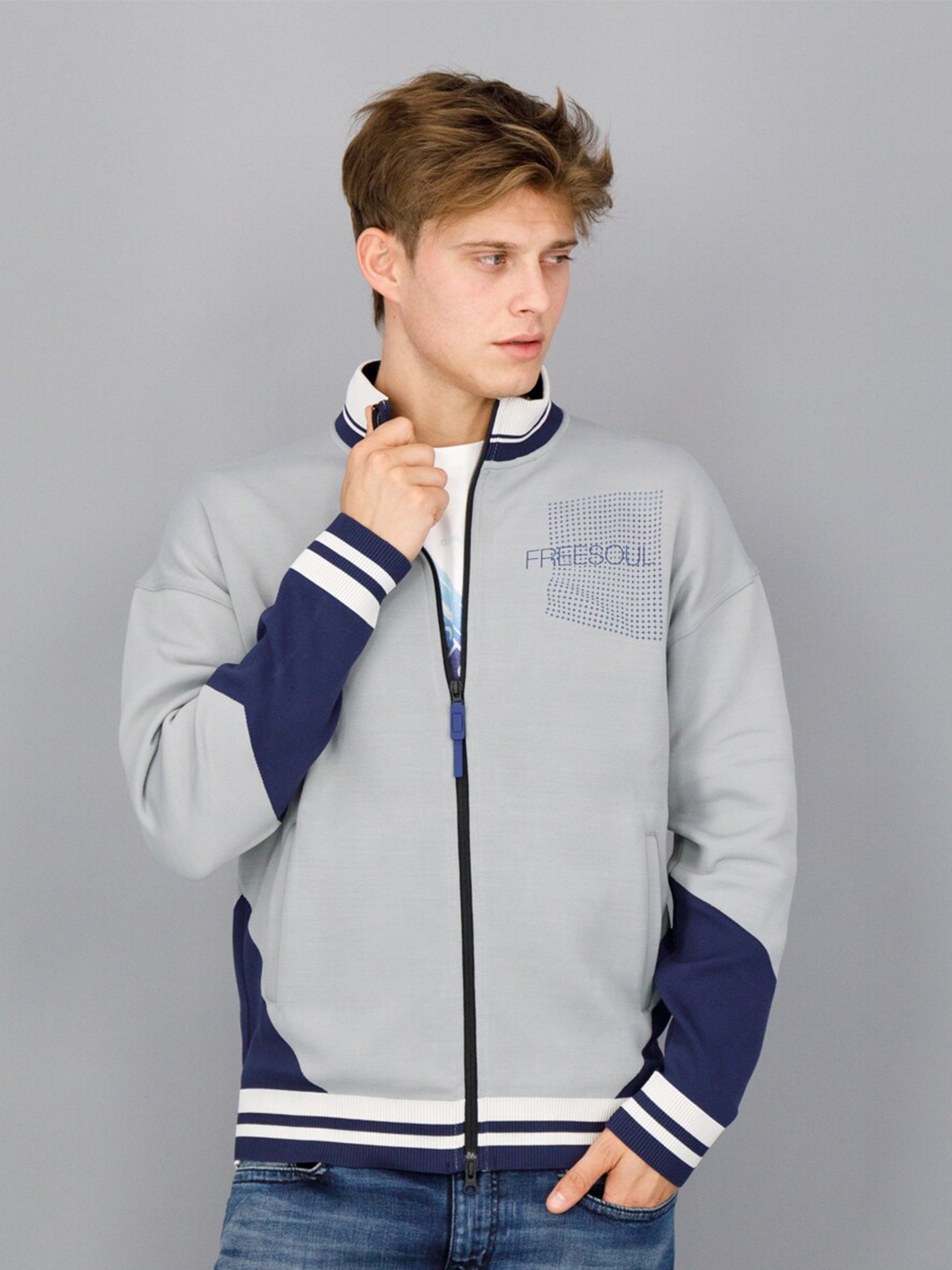 

FREESOUL Men Colourblocked Mock Collar Sweatshirt, Grey