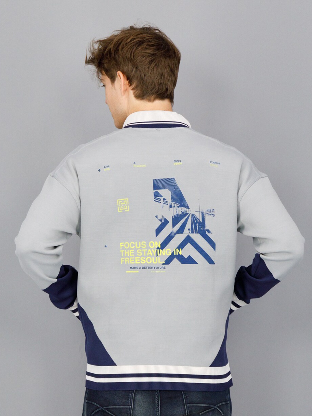 

FREESOUL Men Colourblocked Typography Sweatshirt, Grey