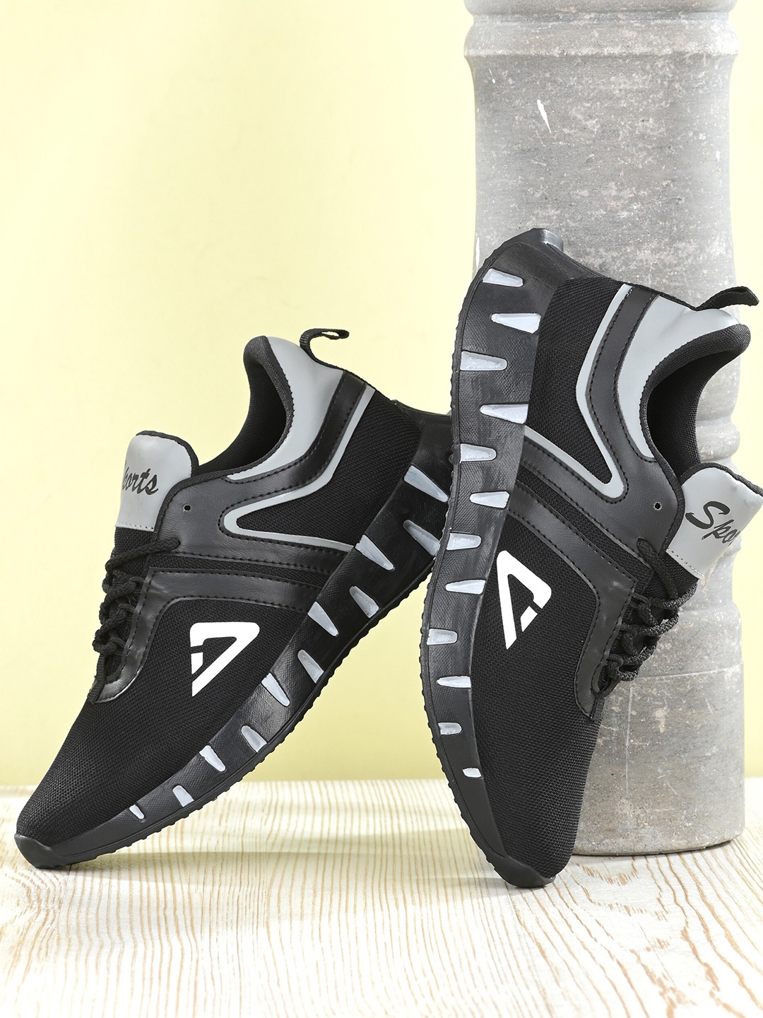 

MANSAMUSA Men Mesh Running Non-Marking Shoes, Black