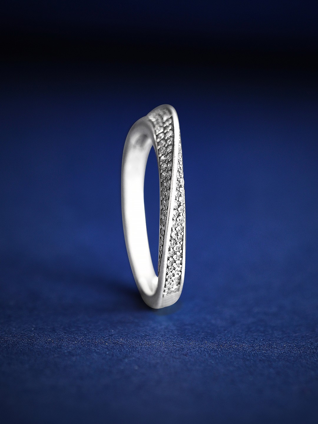 

Rubans 925 Sterling Silver The Perfect Imbalance Of The Sparkles Ring