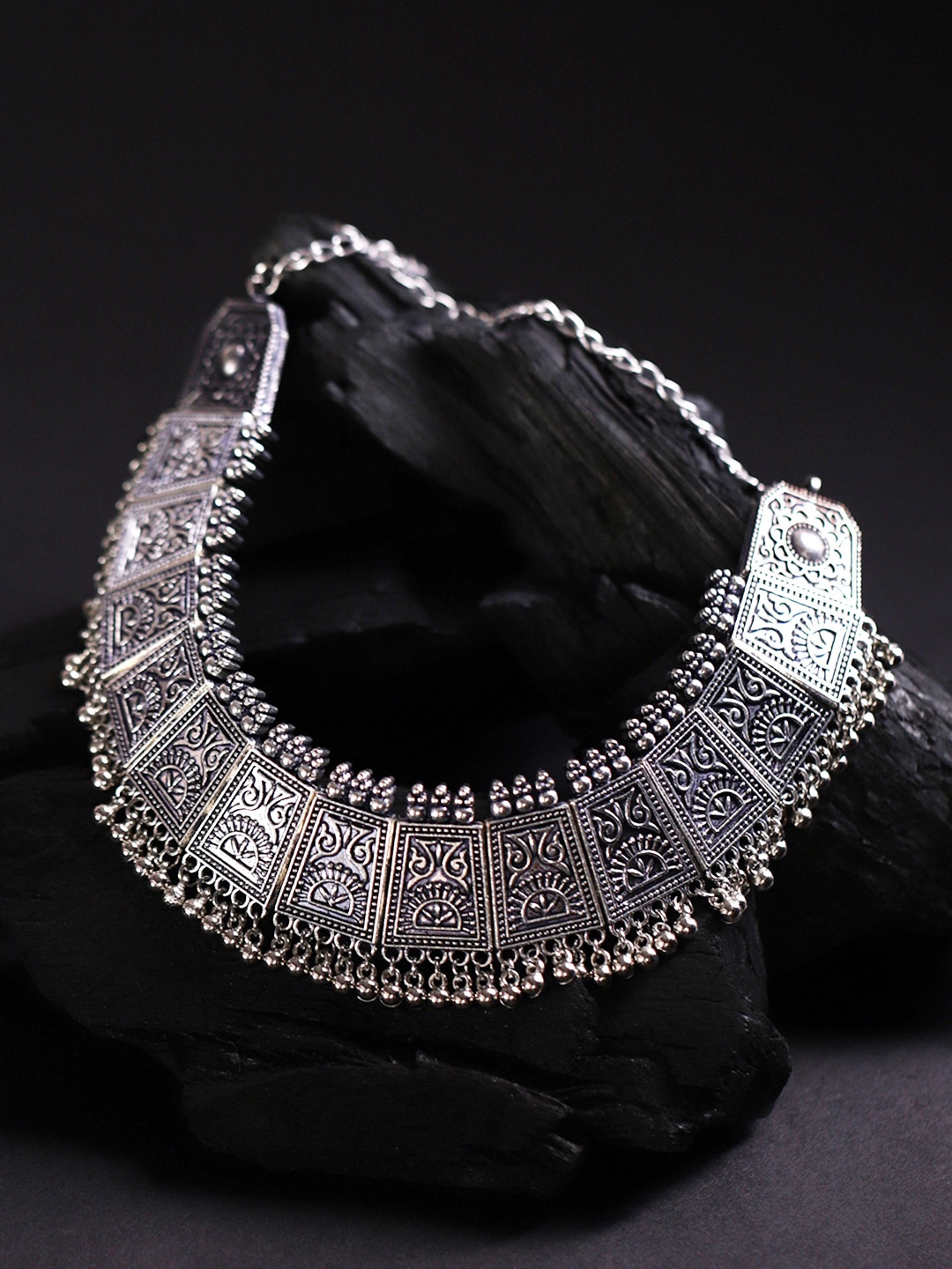 

DEEBACO Silver-Toned Silver Silver-Plated Oxidised Necklace