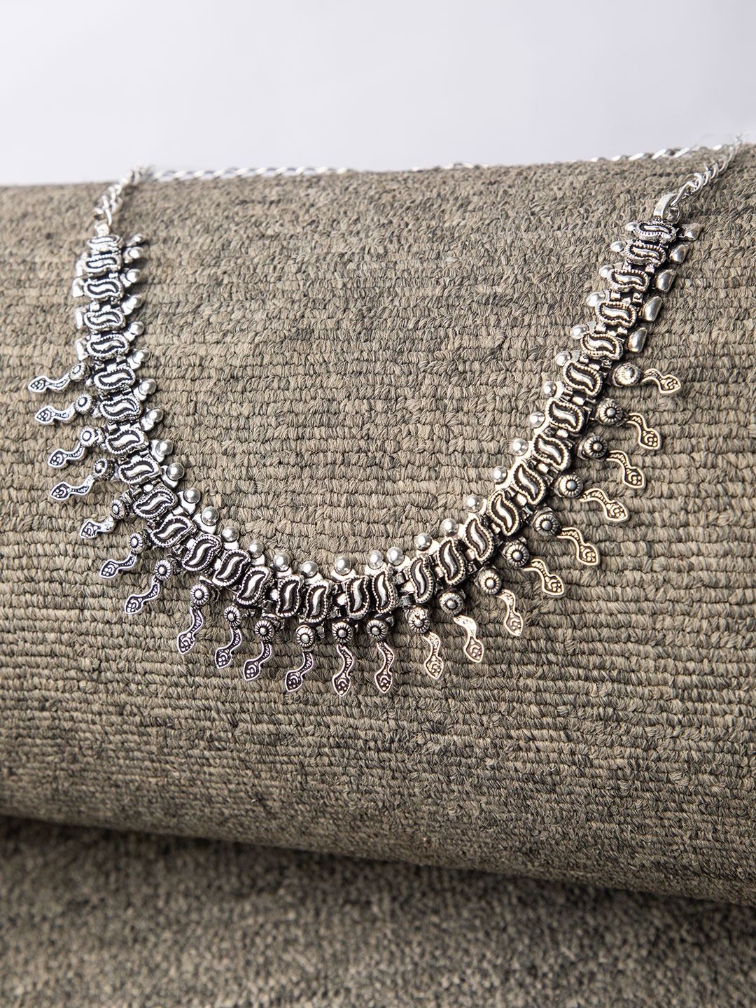 

DEEBACO Silver-Toned Silver Silver-Plated Oxidised Necklace