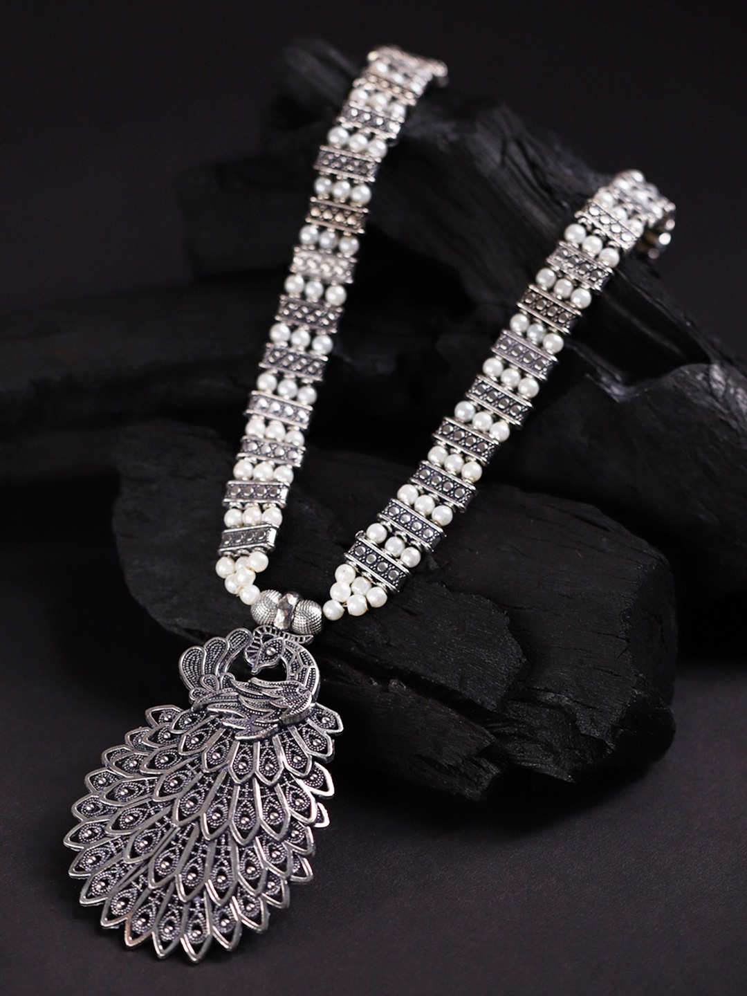 

DEEBACO Silver-Toned & White Silver Silver-Plated Oxidised Necklace