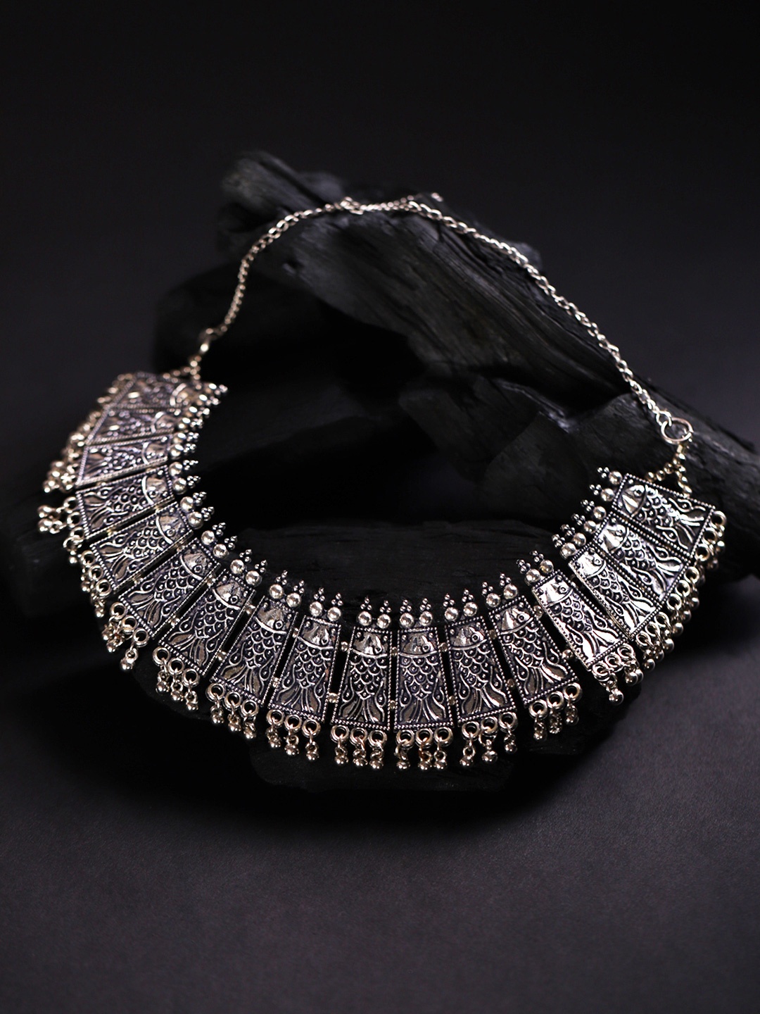 

DEEBACO Silver-Toned Silver Silver-Plated Oxidised Necklace
