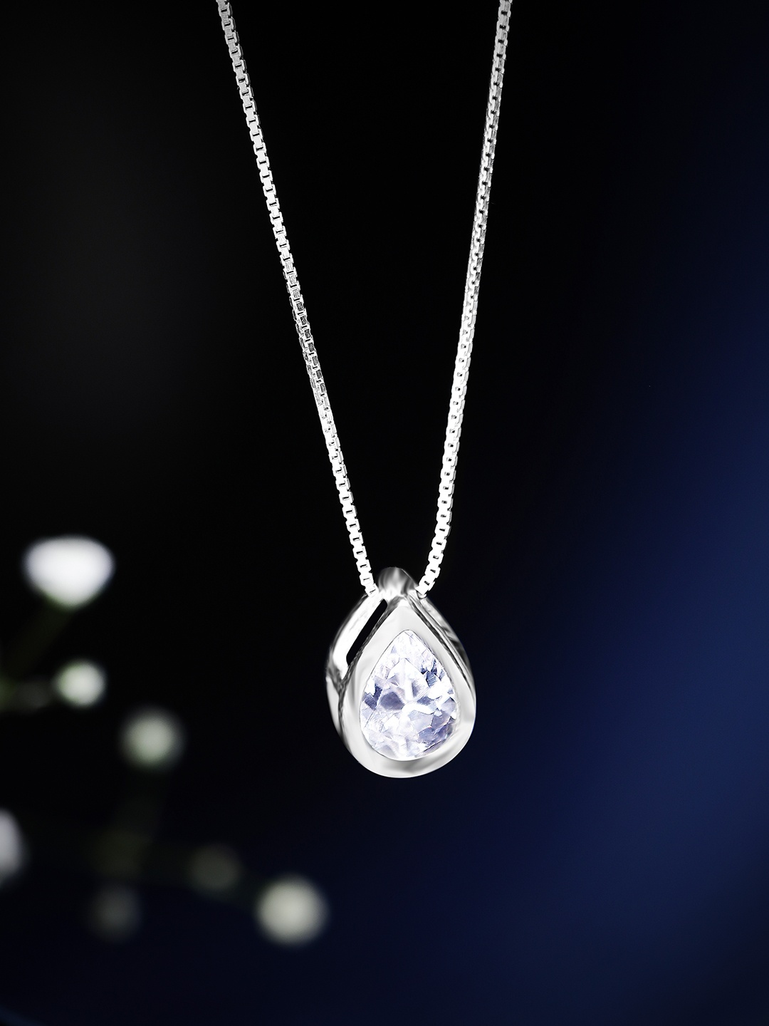 

Rubans 925 Sterling Silver The Drop Shaped Zircon Necklace