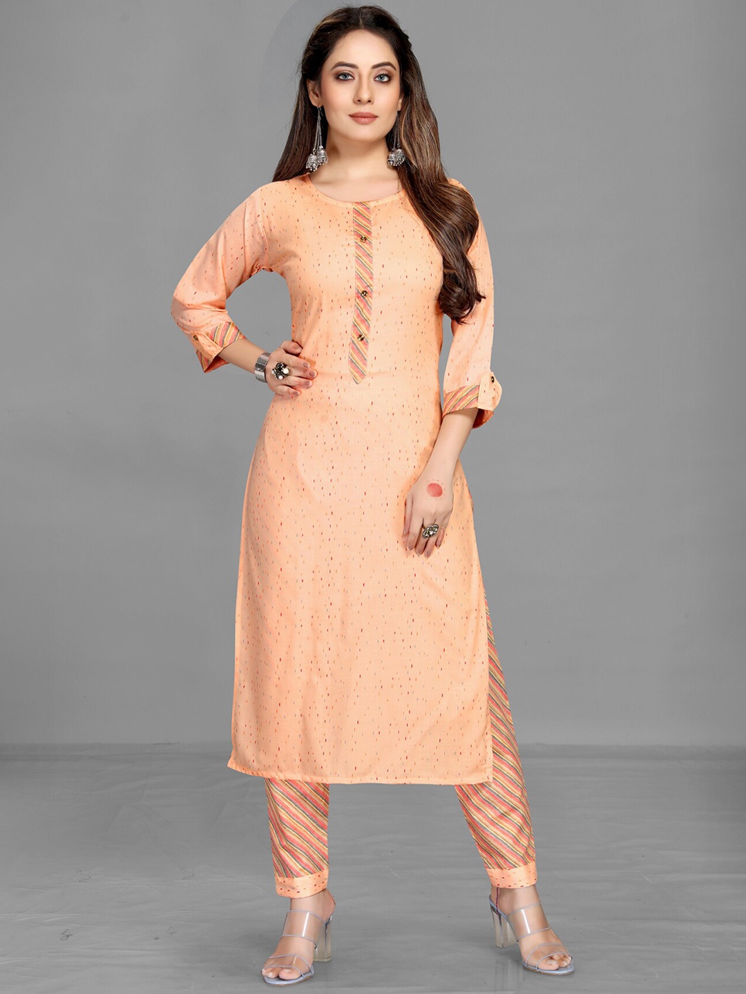 

MARUTI ART Women Peach-Coloured Printed Kurti with Trousers