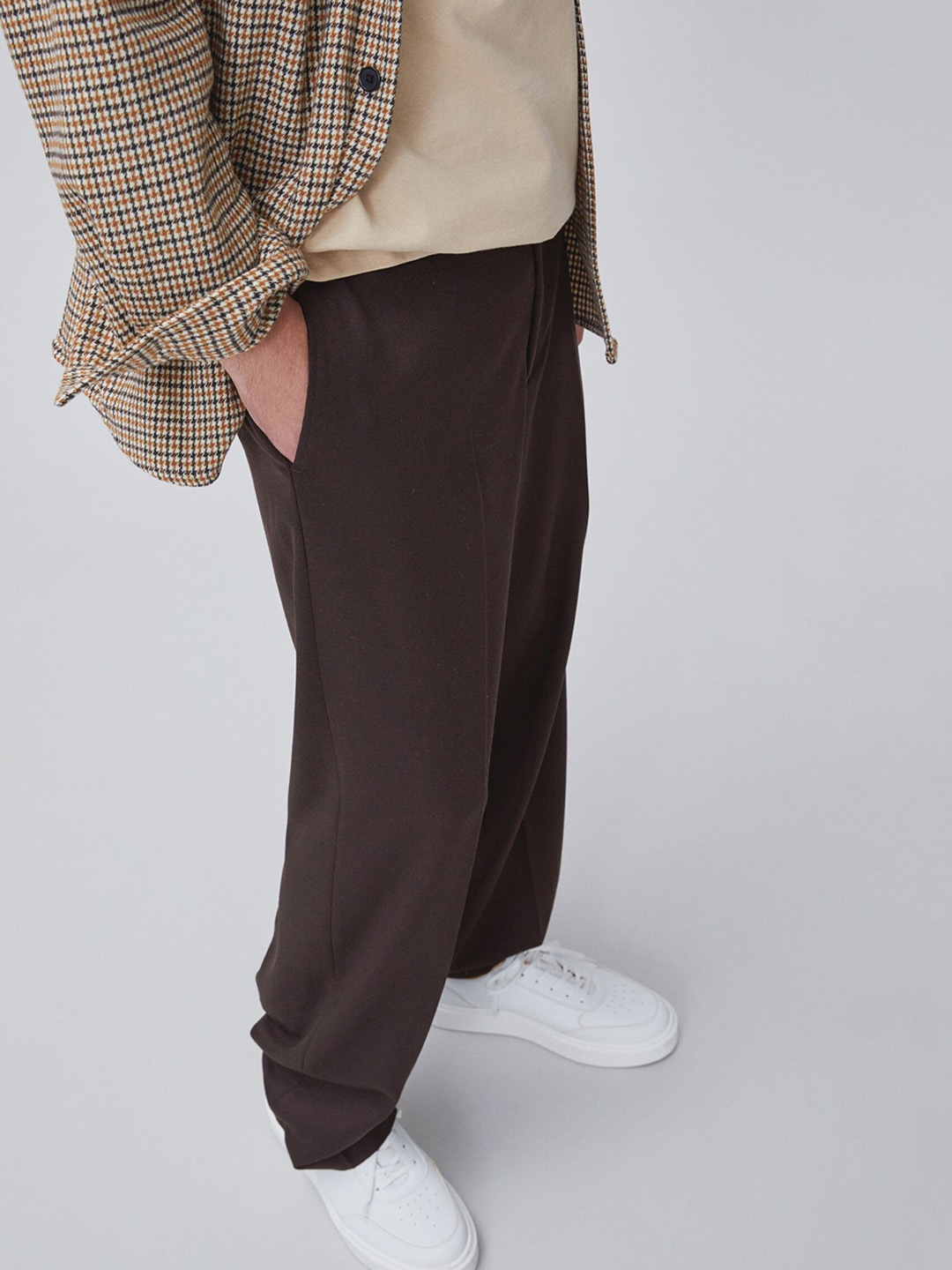 

H&M Men Relaxed Fit Trousers, Brown