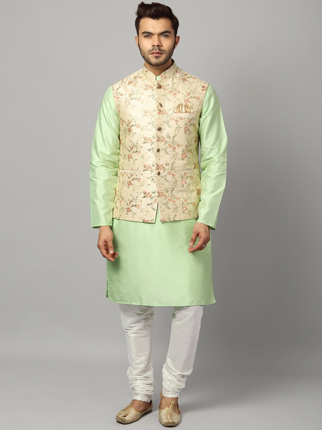 

Uri and MacKenzie Men Green Embroidered Kurta with Churidar