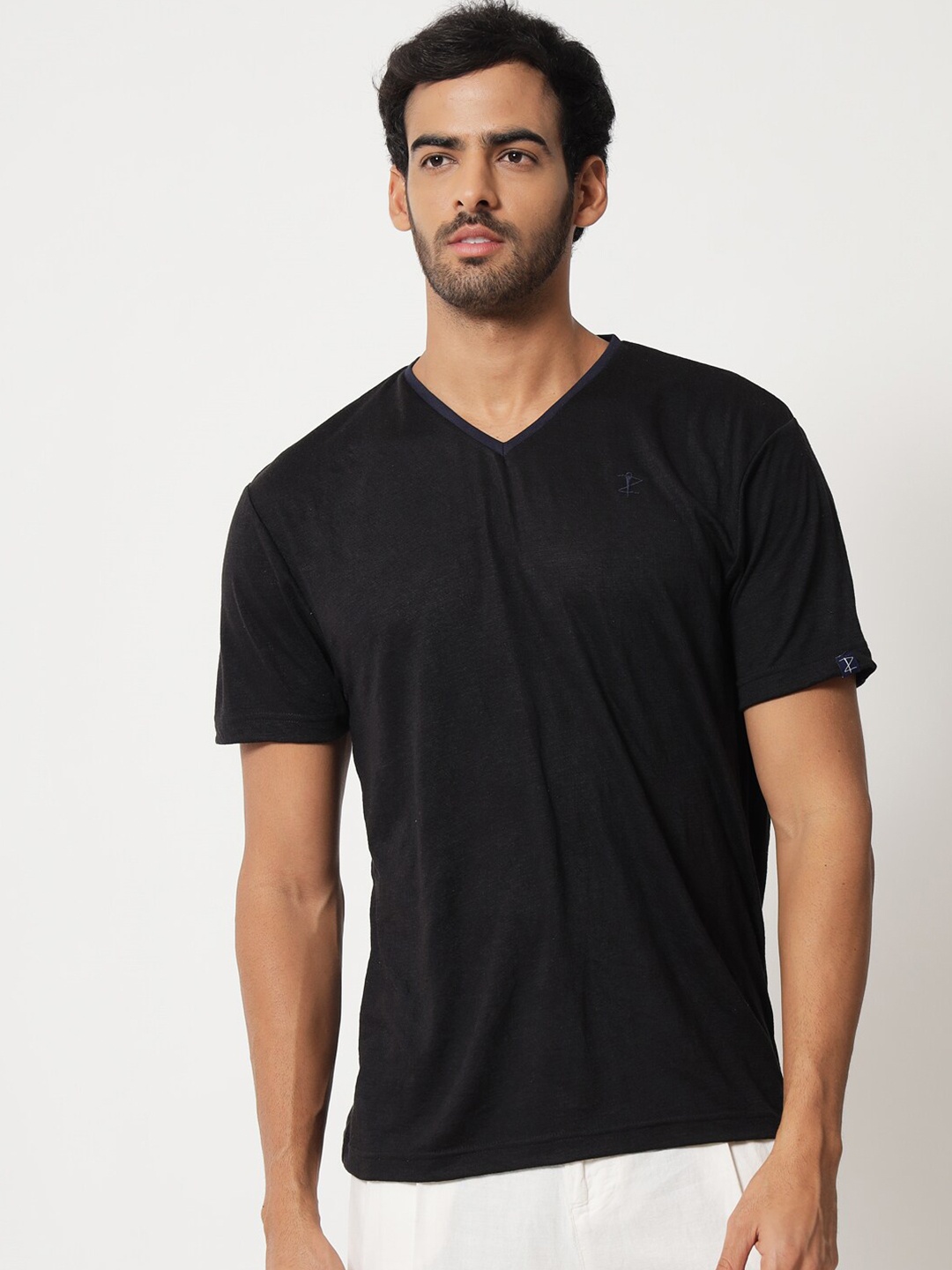 

Aazing London Men V-Neck T-shirt, Black