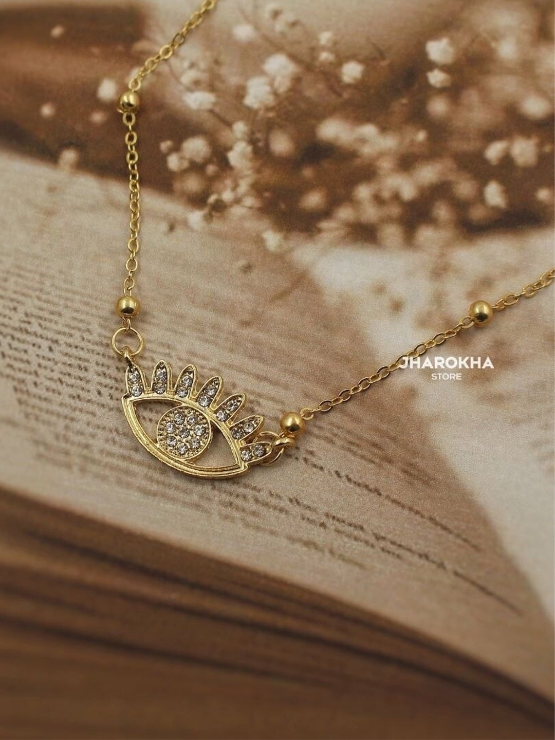 

Pinapes Unisex Gold-Toned & White Gold-Plated Enamelled Necklace