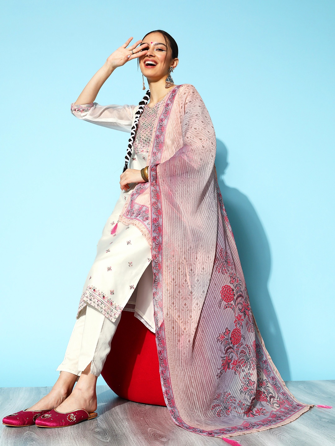 

ZOLA Cream-Coloured Ethnic Motifs Embroidered Kurta with Trousers & Dupatta