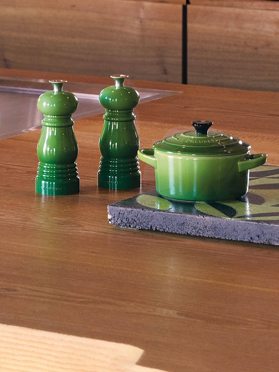 

LE CREUSET Set Of 2 Solid Bamboo Dining Containers, Green