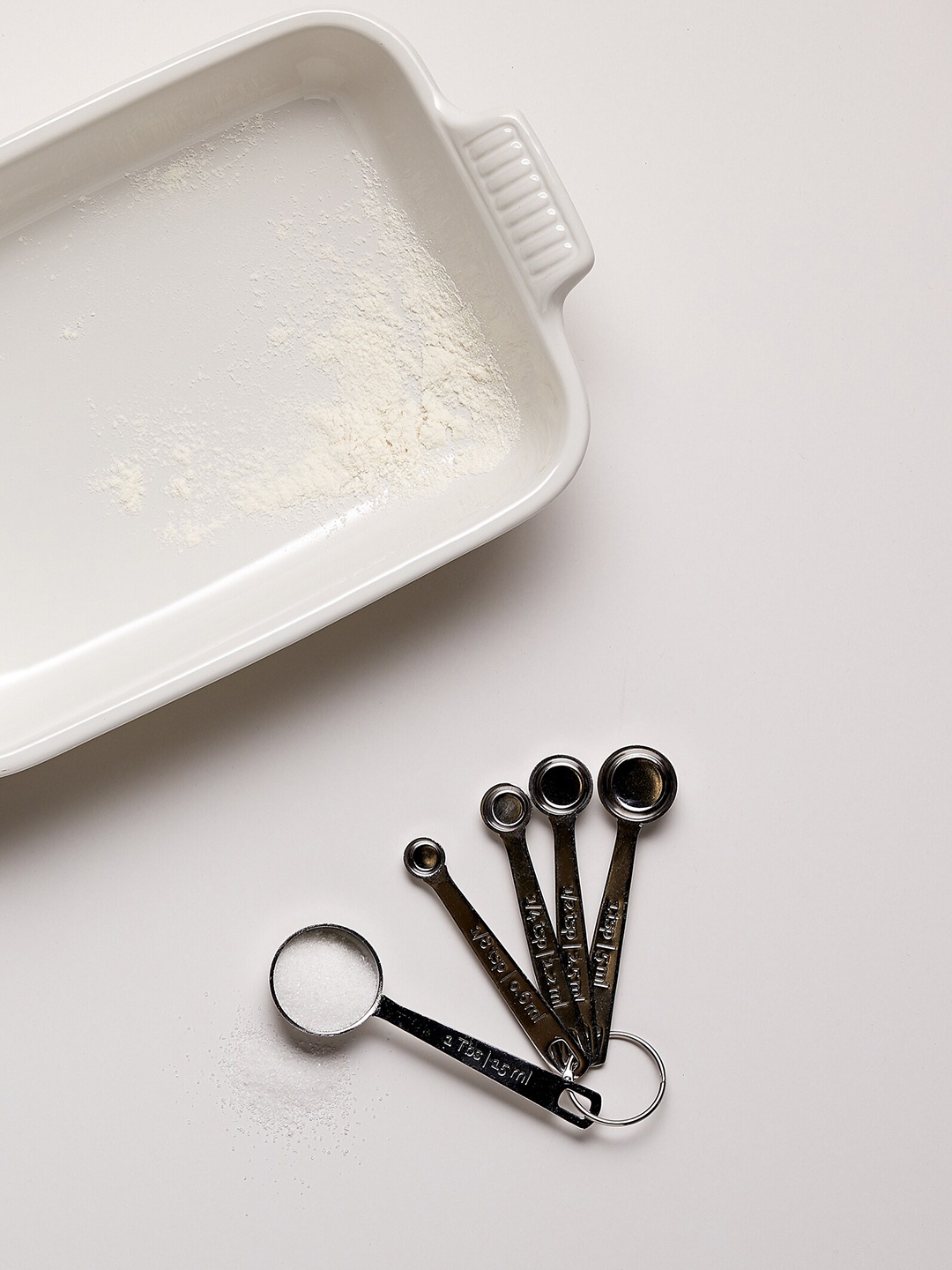 

LE CREUSET Set Of 5 Measurement Carved Measuring Spoons, Steel
